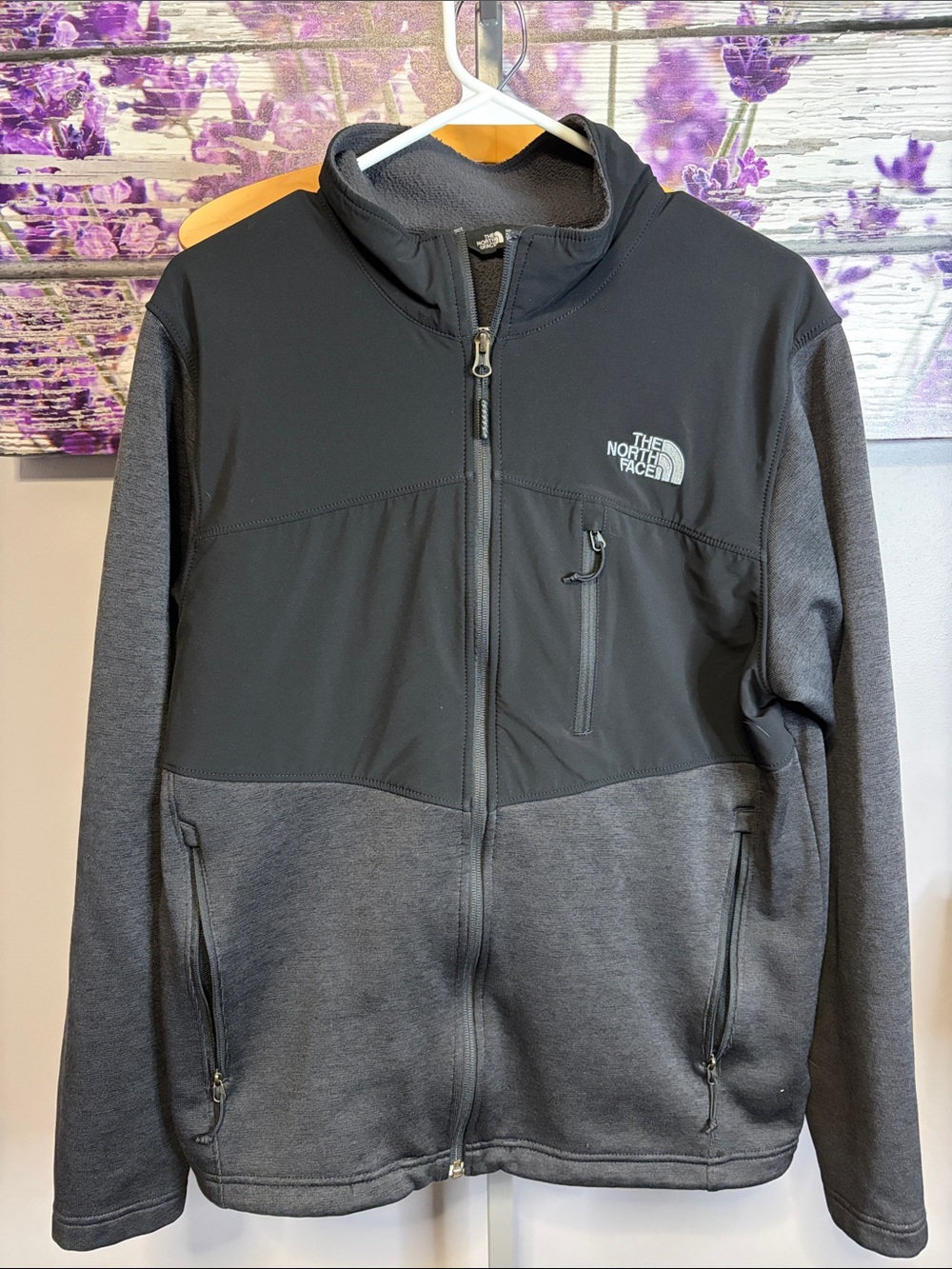 The North Face Men's Two-Tone Black and Gray Performance Jacket Size M EUC